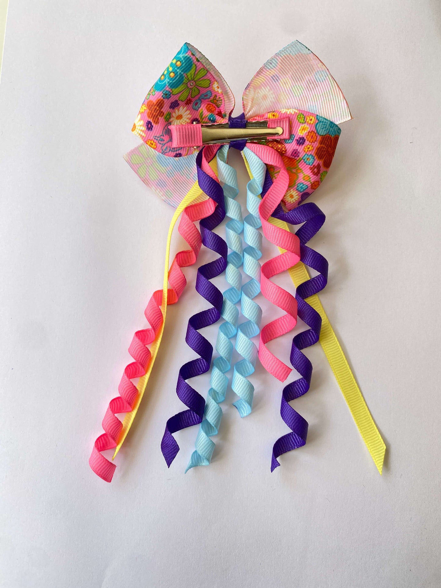 Ribbon Candy - Floral Print Bow With Danglers On Alligator Clip - Pink