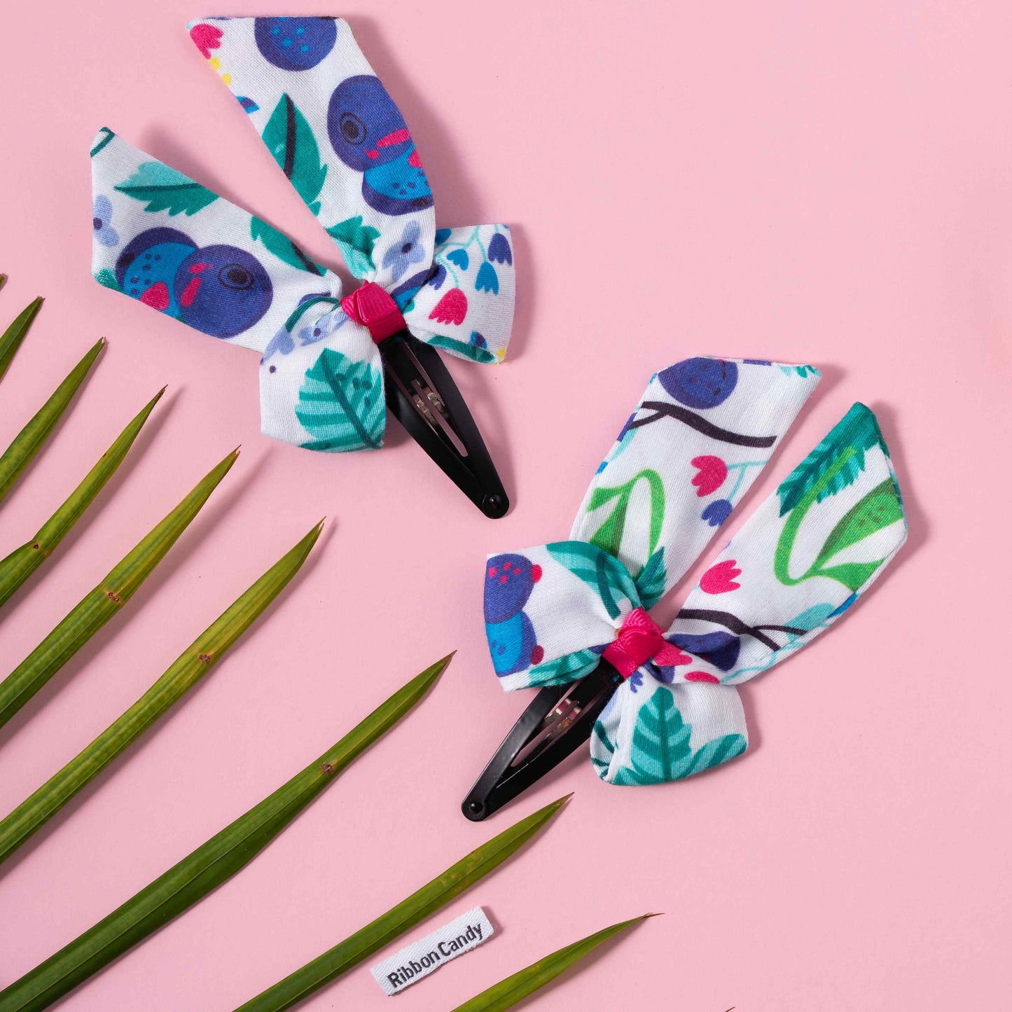 Cute Floral Print Bow On Tic Tac - Blue and White