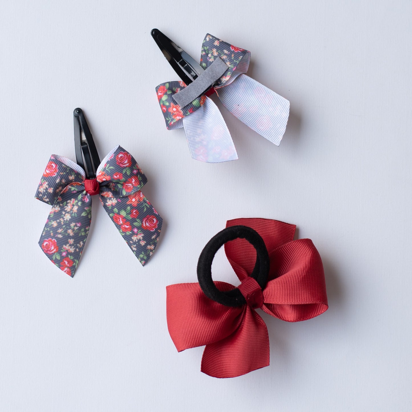 Combo : Cute flower print bow on tic-tac pins and dual bow rubberband - Grey and Marron