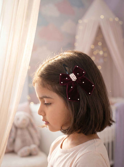 Elegant velvet bow on tic-tac pins with pearls - Magenta