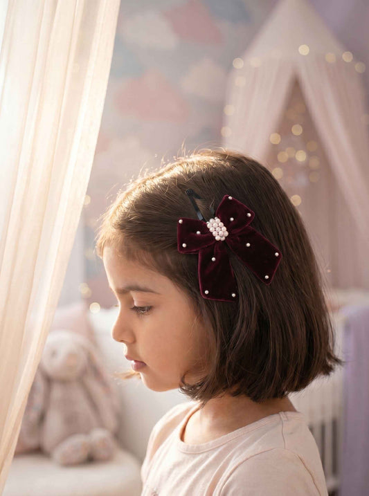 Elegant velvet bow on tic-tac pins with pearls - Magenta