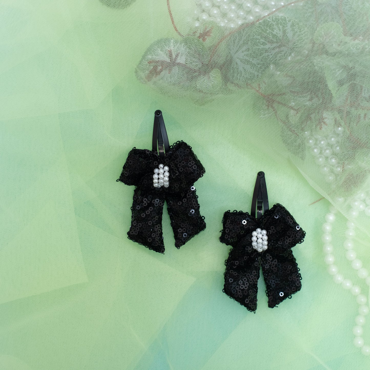 Sequence bow with pearl embellishment on tic - tac pins - Black (Set of 1 pairs = 2 quantity)