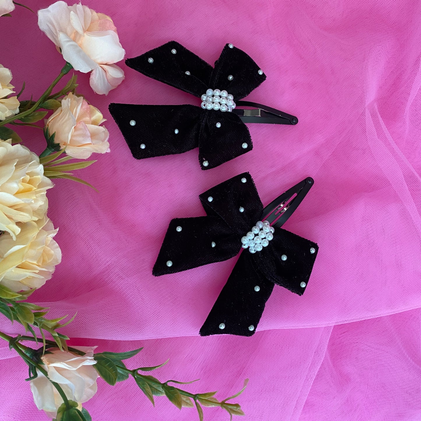 Elegant velvet bow on Tic-Tac pins with pearls embellished - Black (Set of 1 pairs = 2 quantity)