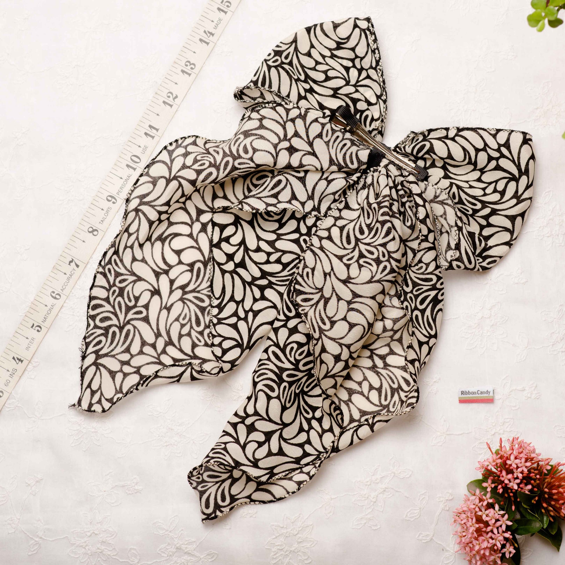 Printed Large Scarf Alligator Clip - Black and White