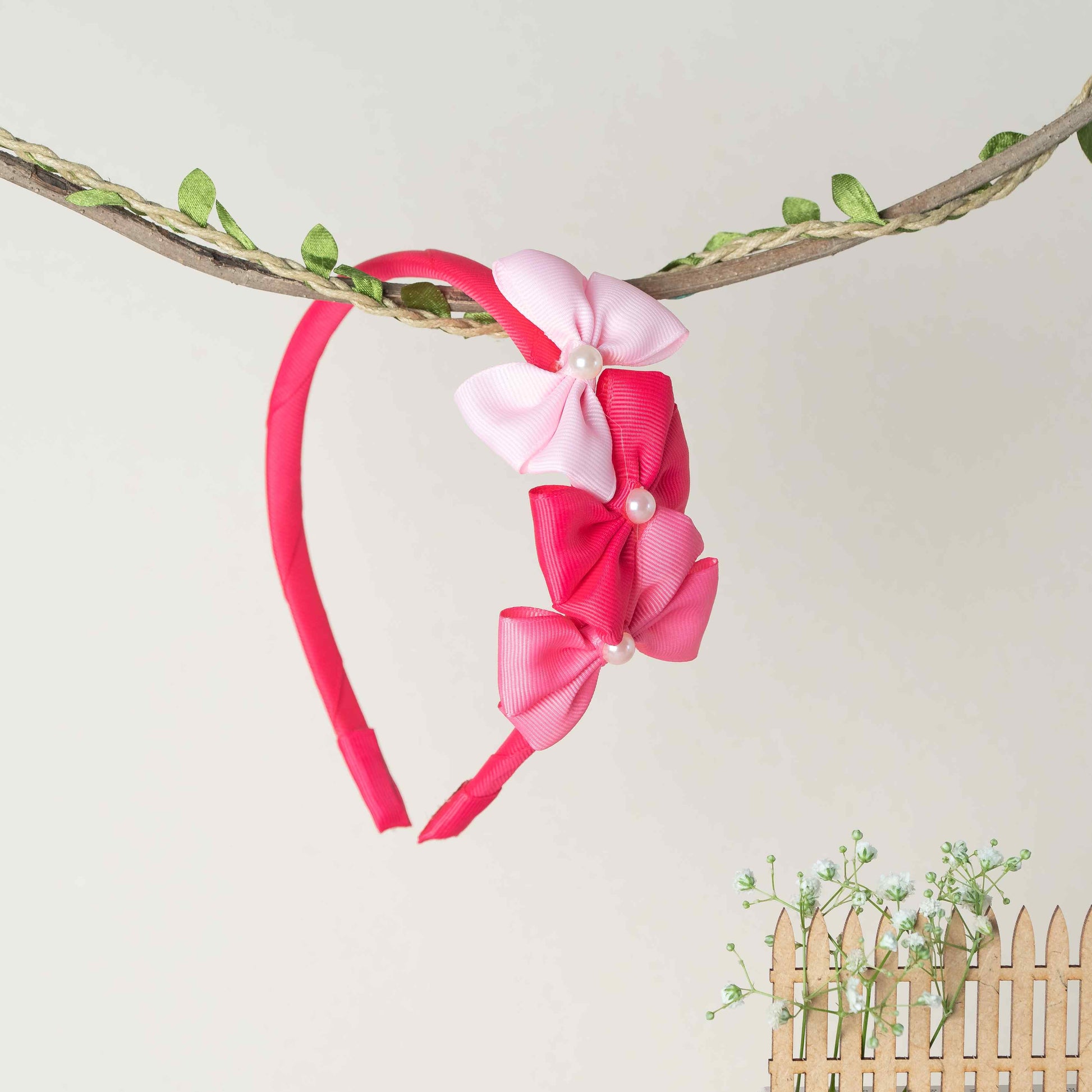 Cute Triple Grosgrain Ribbon Bow With Peal Detailed  Hairband .