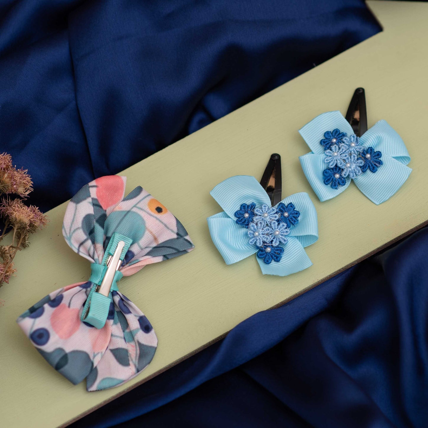 Combo: Fancy bow with felt roses and pearls on alligator clip and dual bow on tic-tac pins - Blue and White (Set of 1 pair, 1 single bow - 3 quantity)