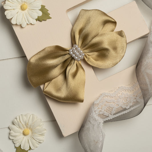 Ribbon Candy - Pearl Detailed Cute Satin Bow on Alligator clip - Ivory