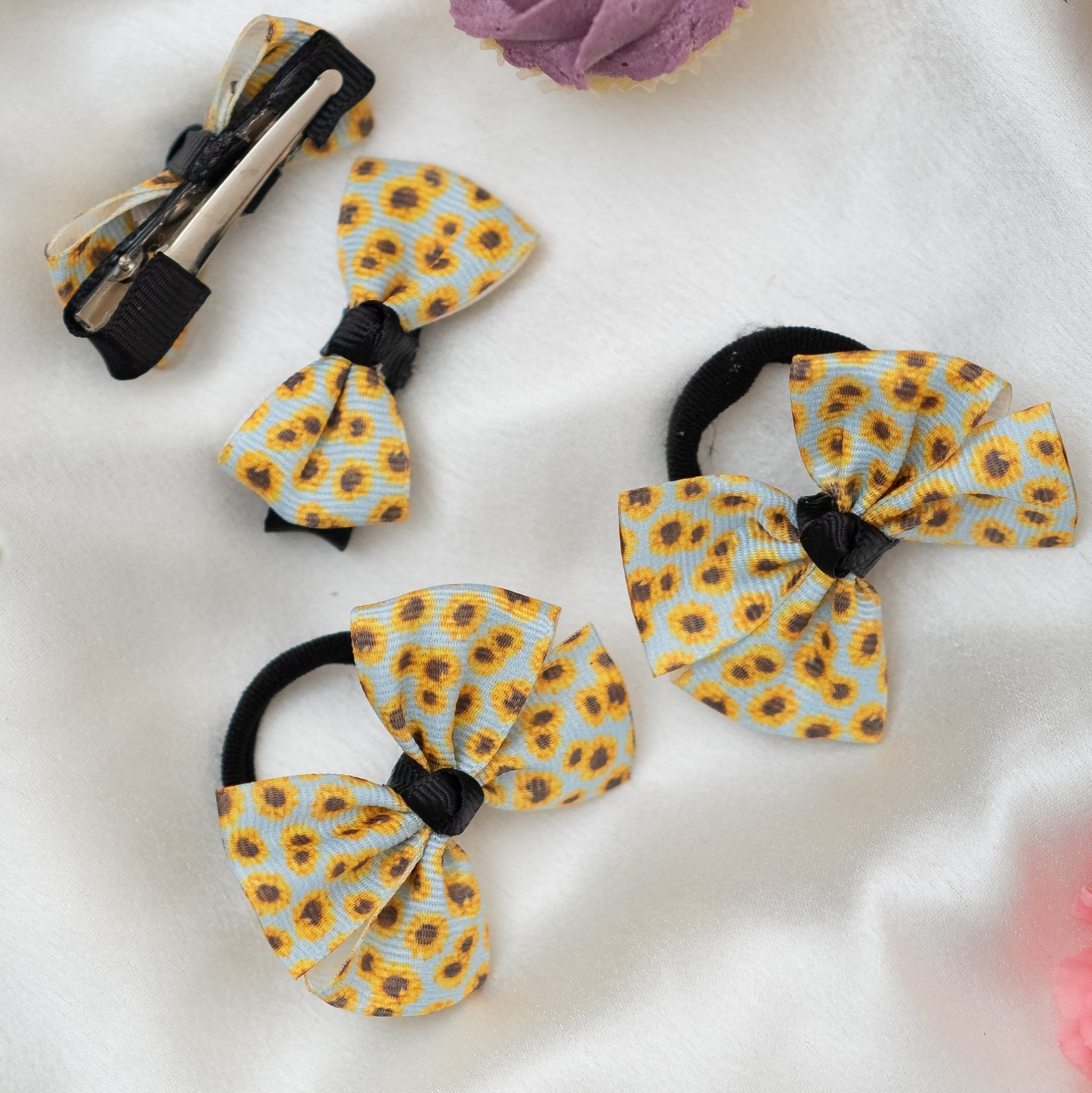Floral printed bow on alligator clips and rubber bands- Multicolor (Set of 2 pairs- 4 quantity)