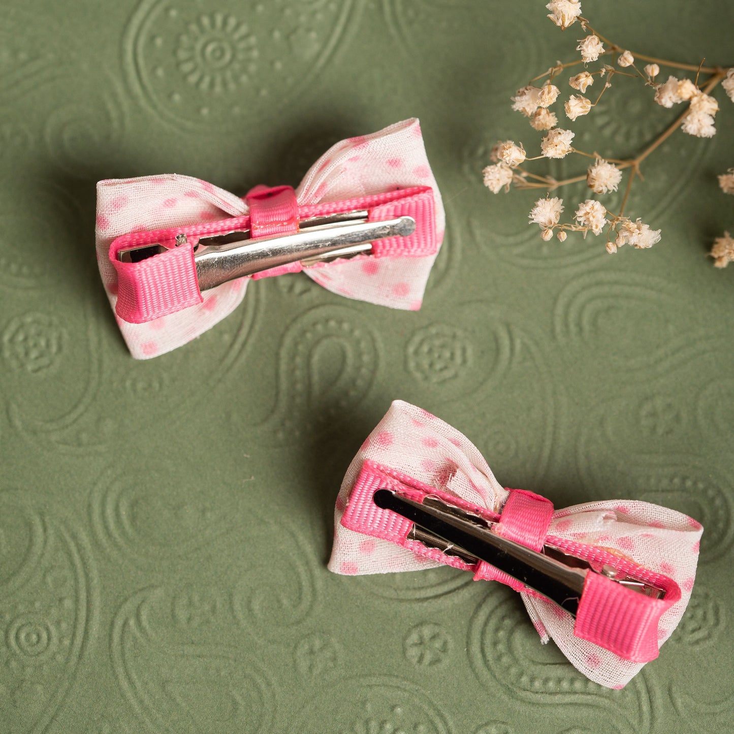 Ribbon Candy - Polka dot print Bow on Alligator Pin- White and Pink